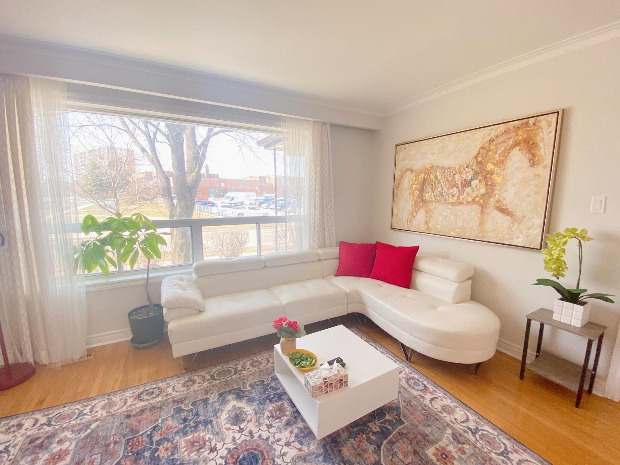 Готель Sunny House - Main Floor, Free Parking, In Торонто Екстер'єр фото